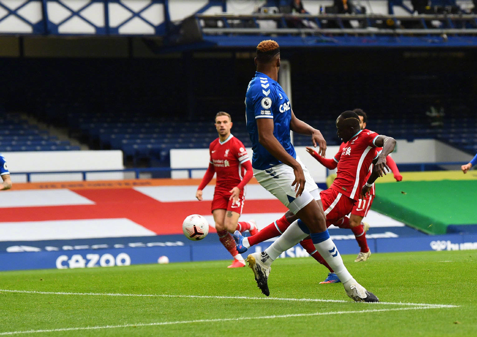 毫发无伤 毫发无伤